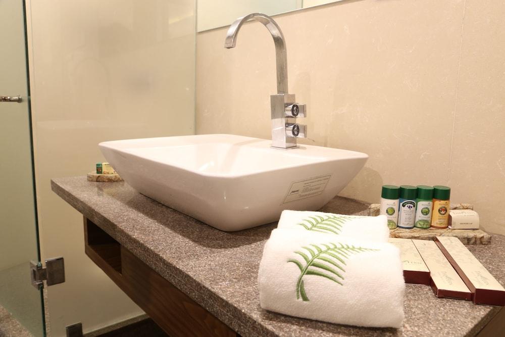 The Fern Residency Mundra Hotell Eksteriør bilde